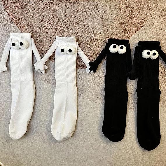 Couple Holding Hands Socks, Magnetic Three-Dimensional Doll Couple Socks, Mid-Tube Funny Socks for Women Men